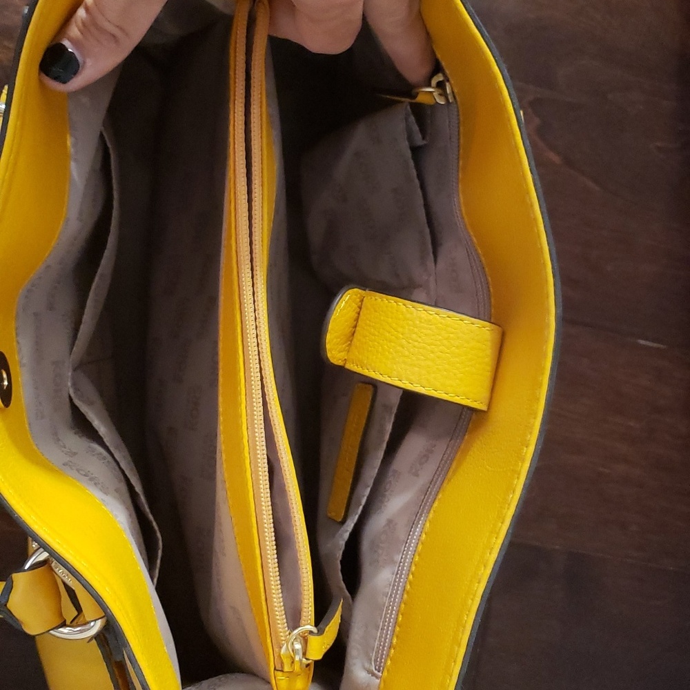 Michael Kors Bag. BRAND NEW! - Picture 6 of 7